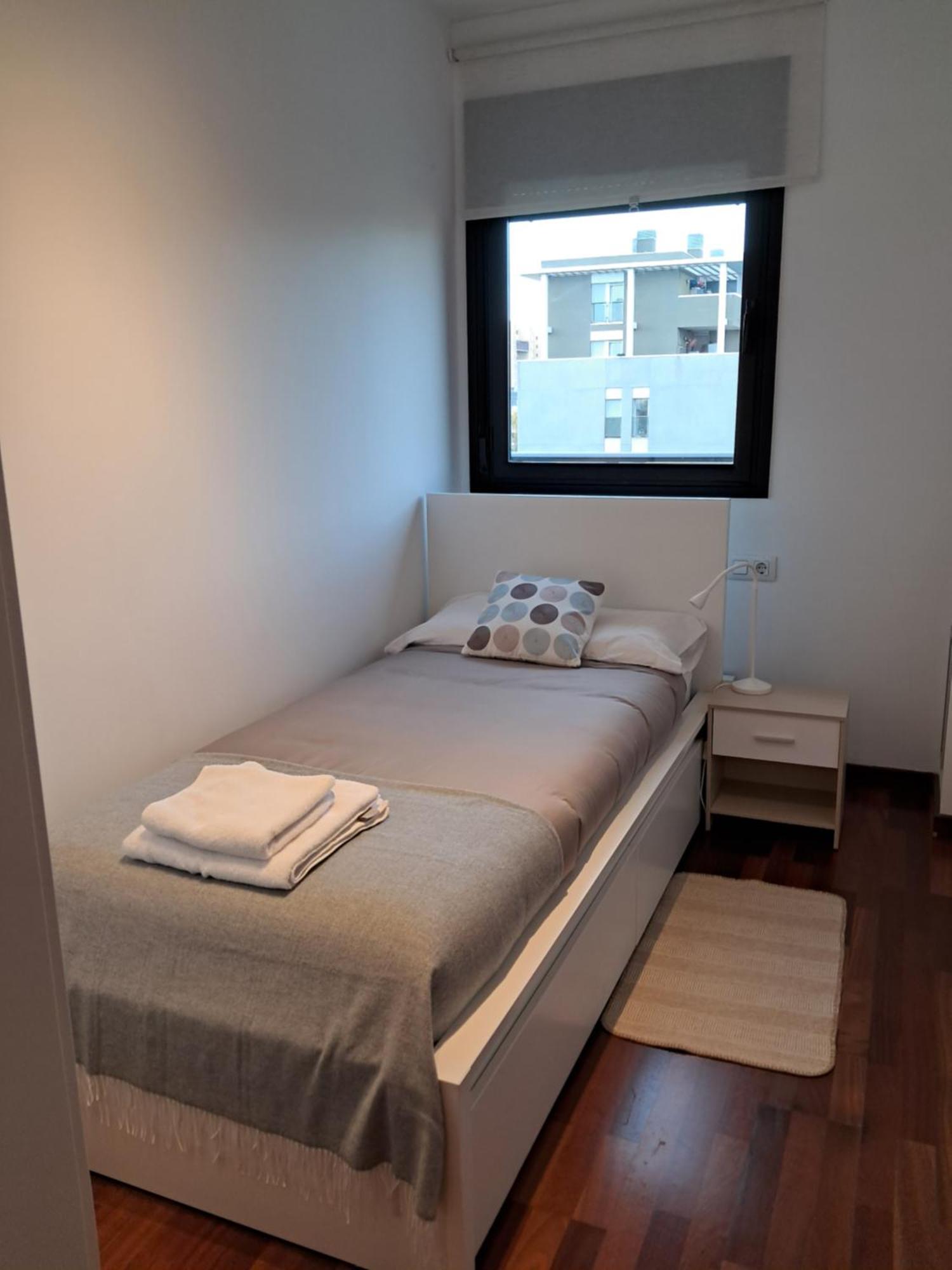 Modern Apartment, With Parking, Close To The Beach!! * Sant Adria de Besos