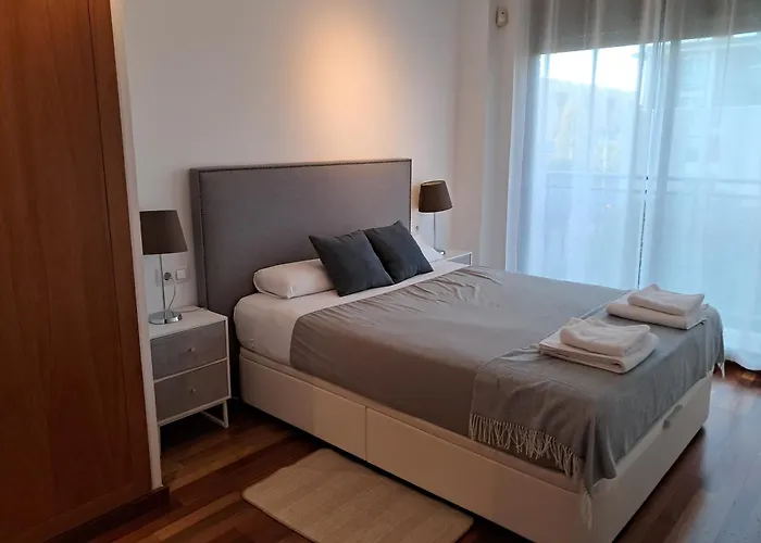 Modern Apartment, With Parking, Close To The Beach!!
