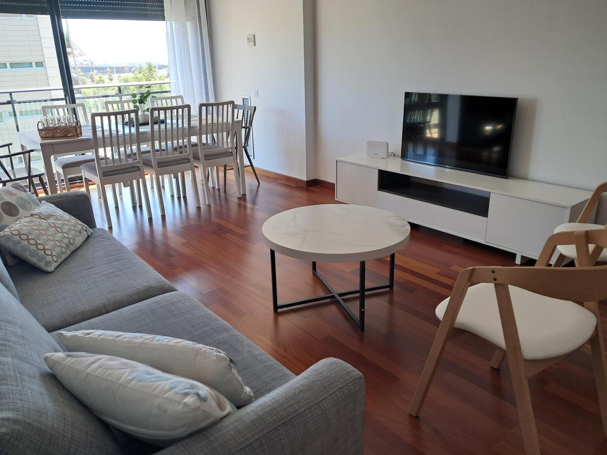 Modern Apartment, With Parking, Close To The Beach!! Sant Adrià de Besòs