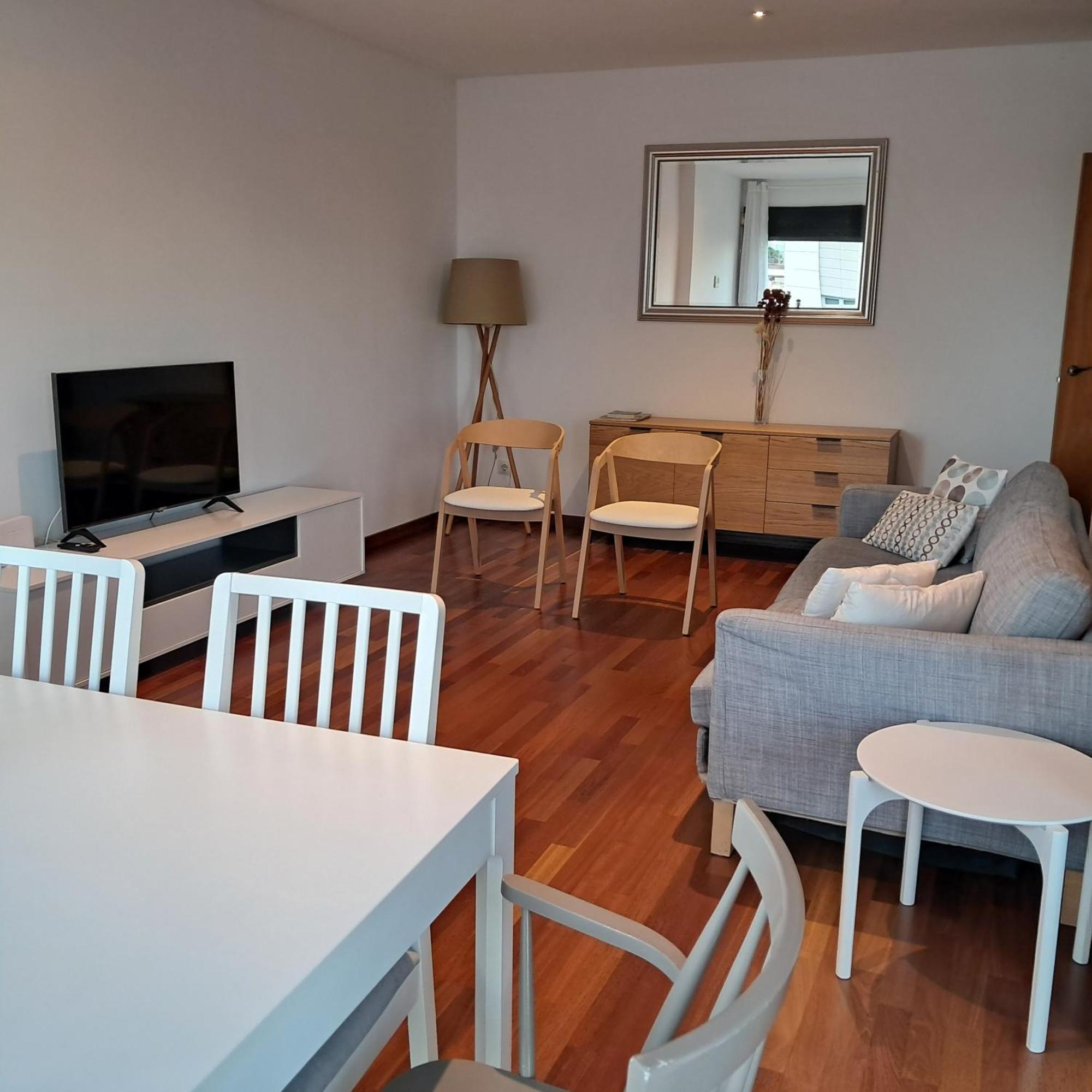 Appartement Modern Apartment, With Parking, Close To The Beach!!