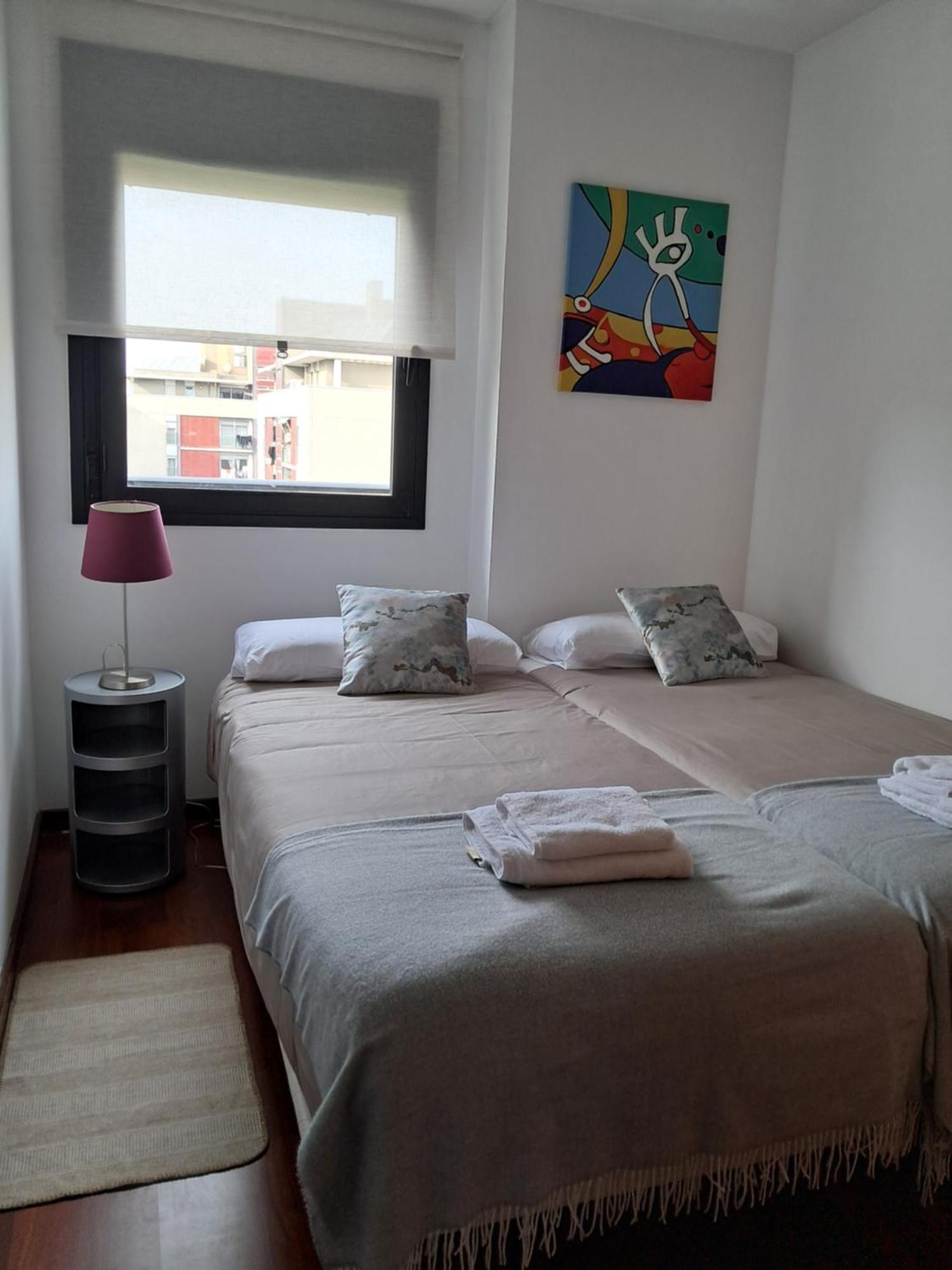 Modern Apartment, With Parking, Close To The Beach!! Appartement
