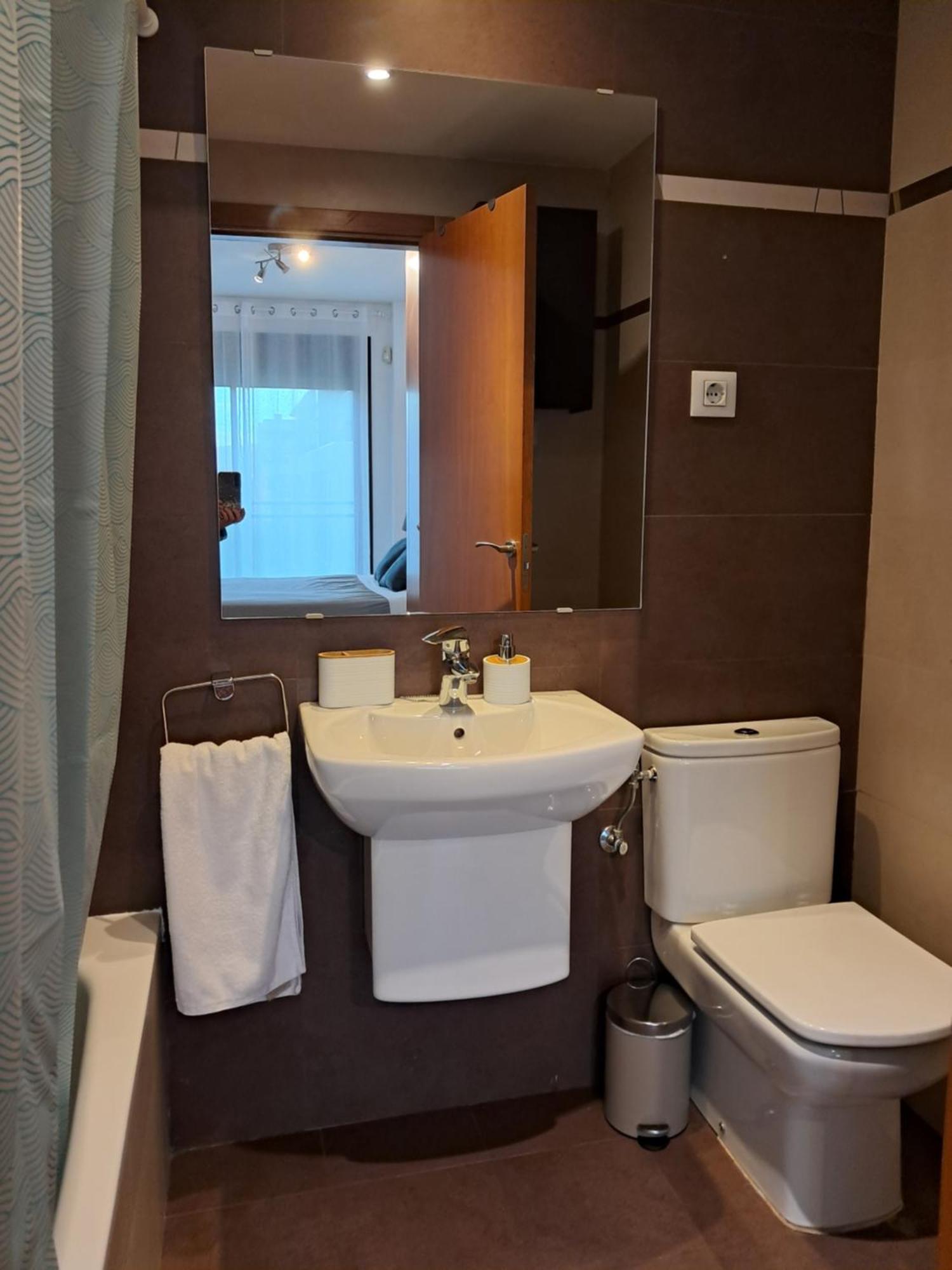 Apartment Modern Apartment, With Parking, Close To The Beach!! Sant Adria de Besos